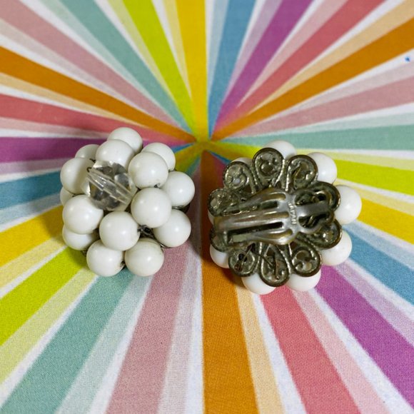 Vintage white and AB Cluster bead clip earrings - Picture 4 of 4